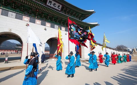 Private Culinary and Cultural Tour of Hidden Gems in Seoul