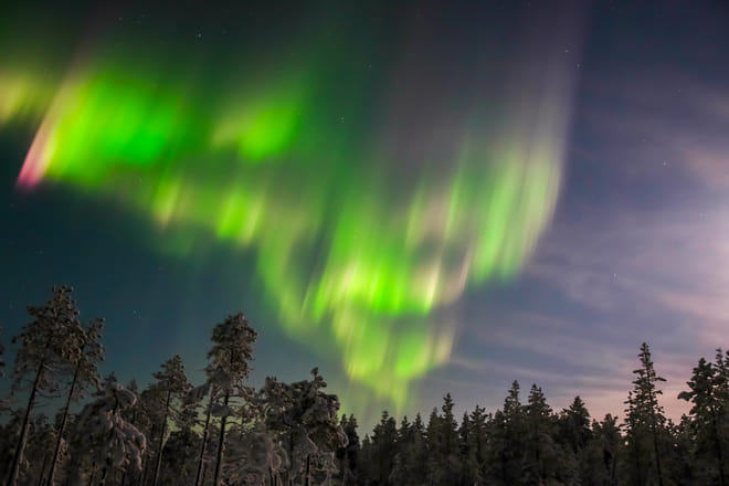 Aurora ice floating 