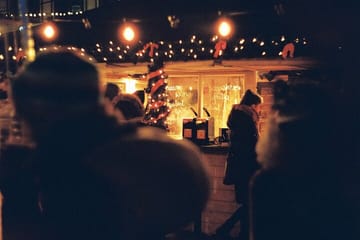Walking Tour of Warsaw's Christmas Market and Old Town