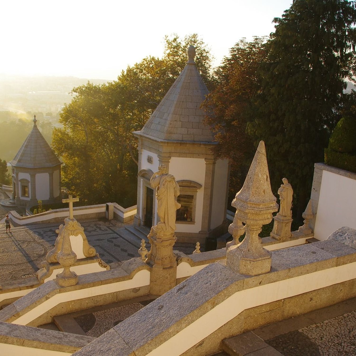 Guimarães & Braga Small Group Tour with Lunch and All Tickets Included