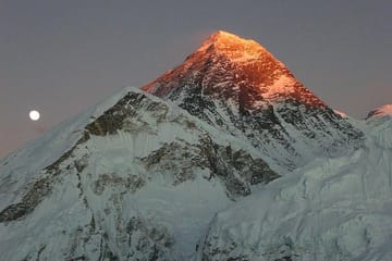 Everest Luxury Helicopter Trek – 9 Days of Comfort, Culture & Close-Up Mountain Magic