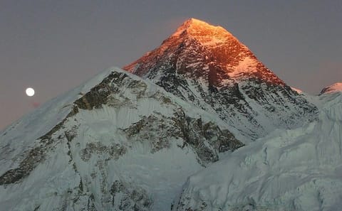 Luxury Helicopter Trek and Cultural Tour in Khumjung