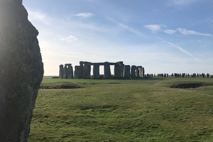 Full-Day Private Tour to Salisbury, Stonehenge and Woodhenge  8