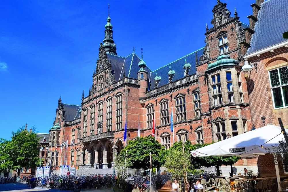 Iconic shot of Groningen University along the route of the scavenger hunt City Detective.