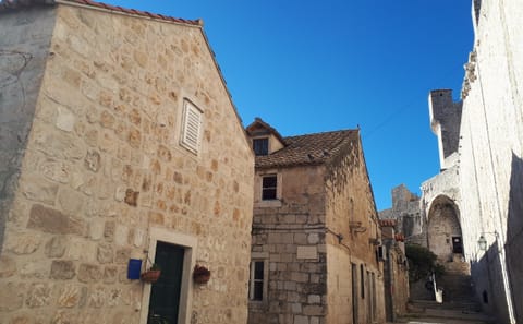 Private Walking Tour of Dubrovnik's Historic Old Town