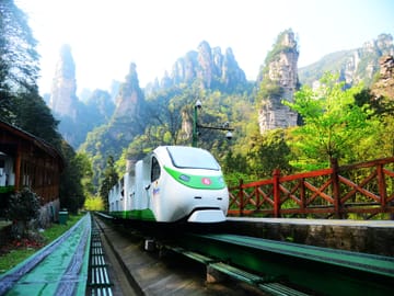 Zhangjiajie: Avatar Floating Mountain 2-day private tour