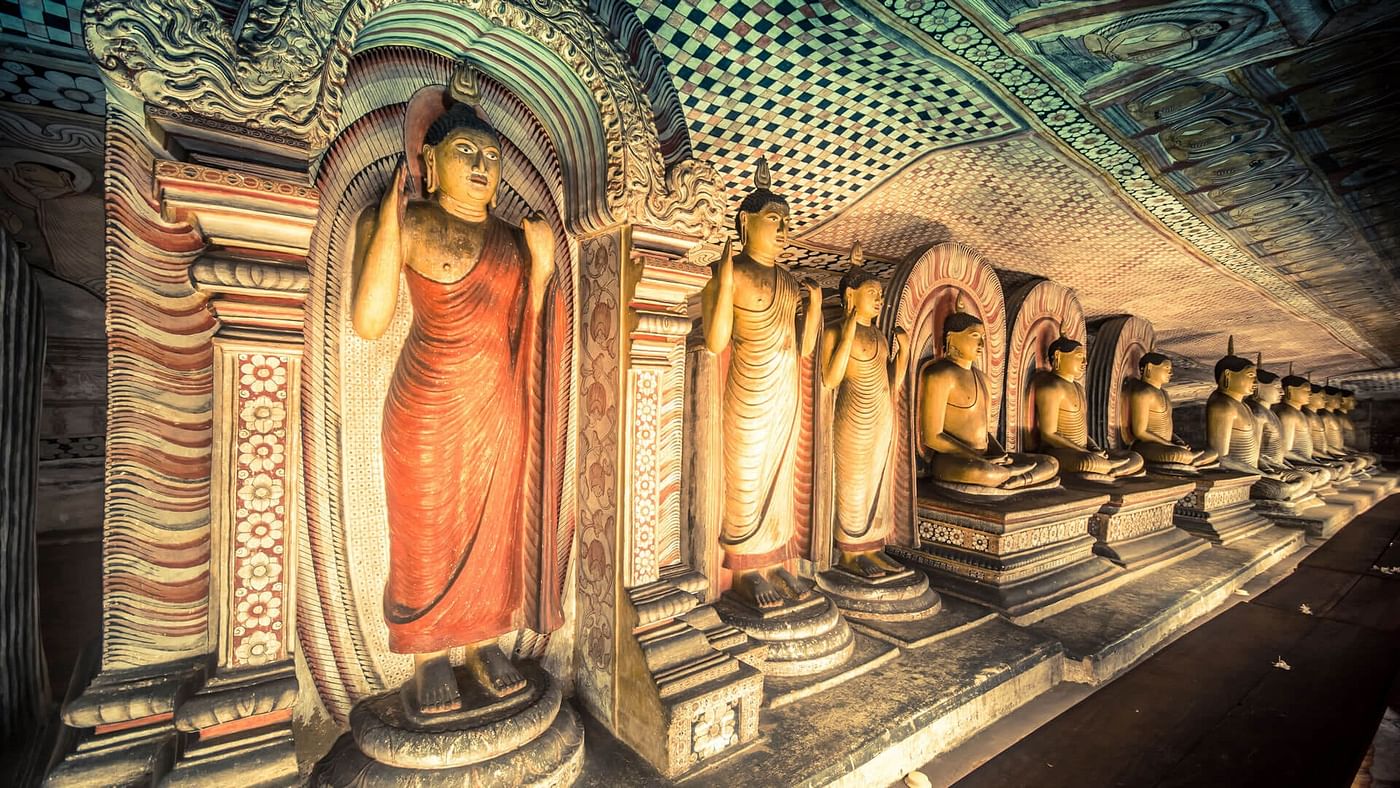 Cultural Triangle Tour: Explore Anuradhapura, Sigiriya & Kandy