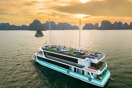 Sunlight Luxury Cruise Tour of Halong Bay with Kayaking & Cave Exploration