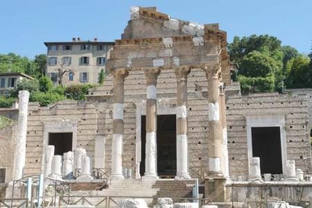 Lakes, Lagoon & Mountains: Lakes Como, Garda, Bernina train & Venice. Small Group Tour 10