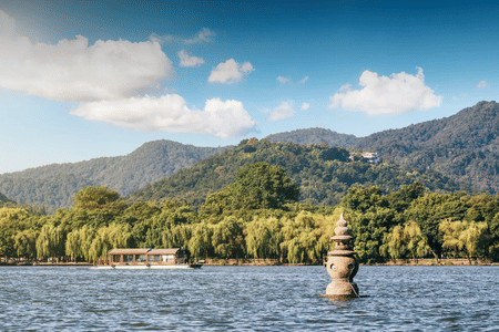 English-Speaking Guide: Private Day Tour to Hangzhou West Lake (UNESCO) from Hangzhou