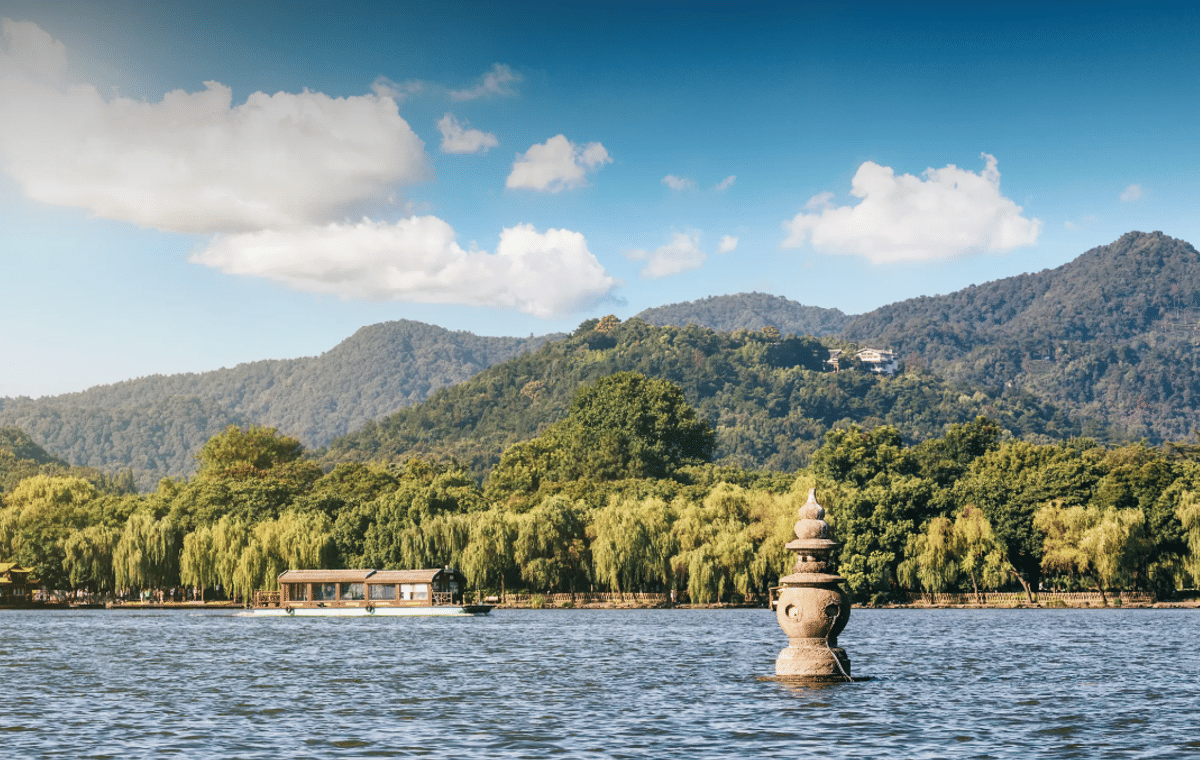 Private Day Tour of UNESCO West Lake in Hangzhou