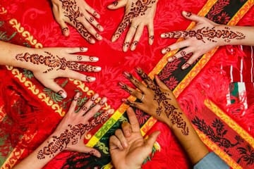 Moroccan Henna Tattoo Experience with Lunch in Fez