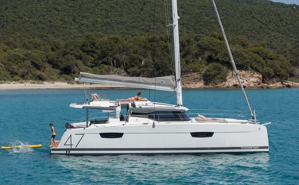 Private 5-Hour Luxury Catamaran Cruise in Mykonos