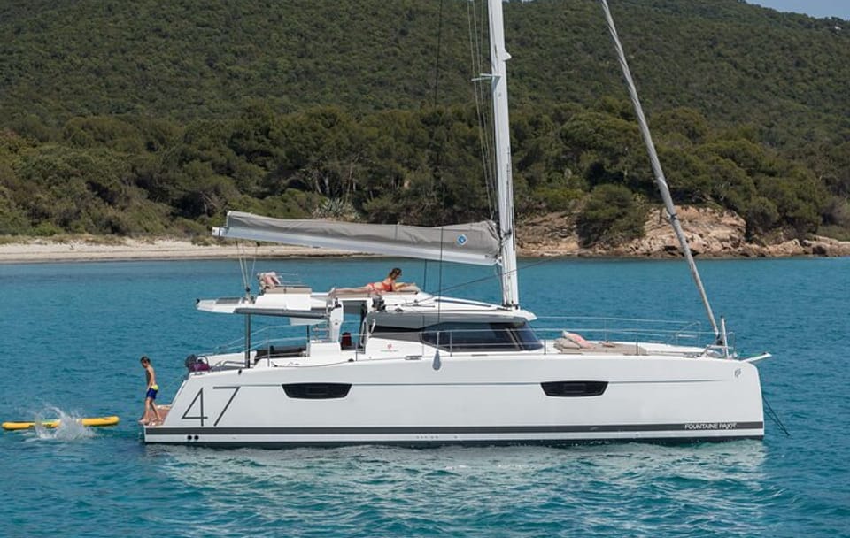 Private 5-Hour Luxury Catamaran Cruise in Mykonos