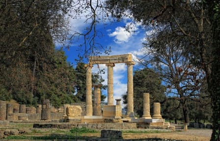 Highlights of the Mainland: Delphi and Meteora, Private Tour