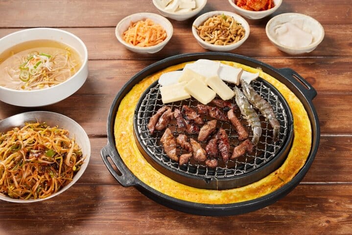 Korea Tour (Includes a Traditional Korean Meal) NigEnjoy tastings during the meal and experience a relaxed, social Korean food journey in co