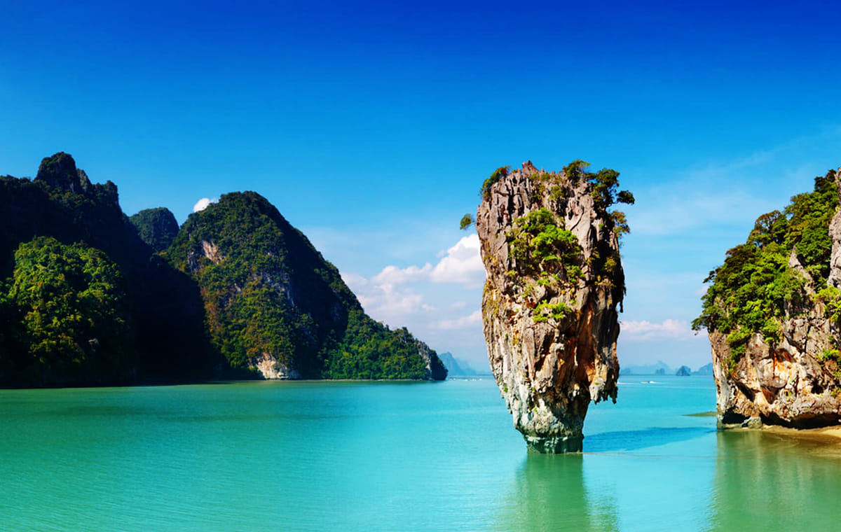 James Bond & Beyond – The Early Bird