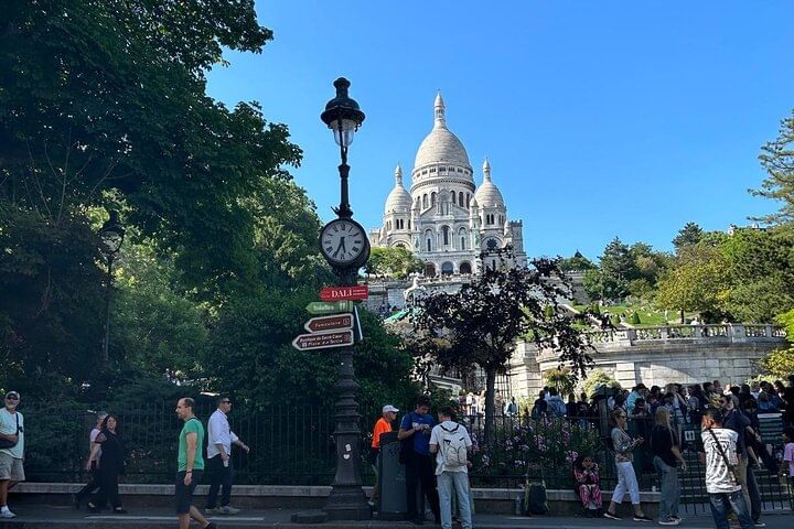 Private Walking Tour of Montmartre and Sacré-Cœur