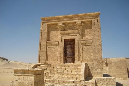 Explore the Hidden Tombs of Tell el-Amarna: Private Day Tour from Cairo