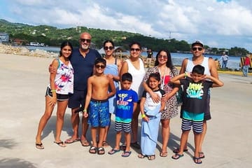 Private Bus Tour of Roatán's Scenic Highlights and Culture