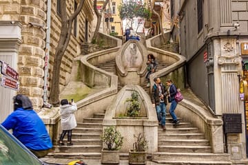 Explore Galata Tower and Fener-Balat Neighborhoods by Ferry in Istanbul