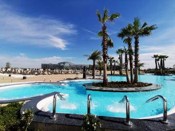 Therme Bucuresti: Ticket and Transfer