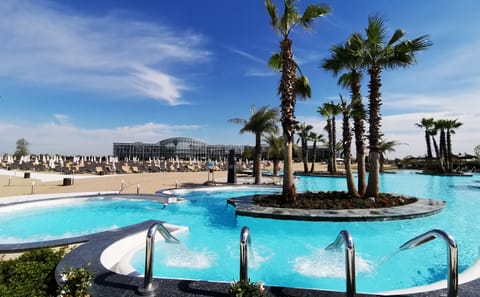 Therme Bucuresti: Ticket and Transfer
