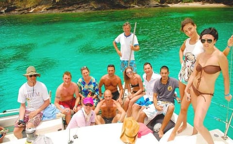 Catamaran Snorkeling Adventure in West End, Honduras