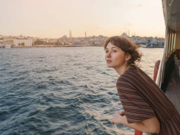 Private Luxury Yacht Cruise Along Istanbul's Skyline