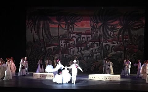 Folkloric Ballet Performance in Mexico City with Transport