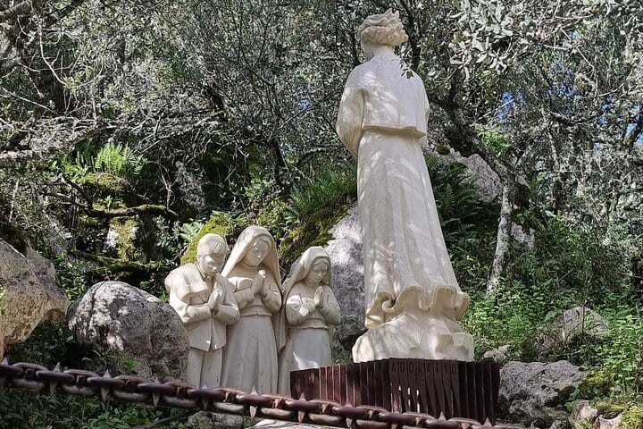 FATIMA: Private Tour to Shrine and Shepherds’ house from Porto
