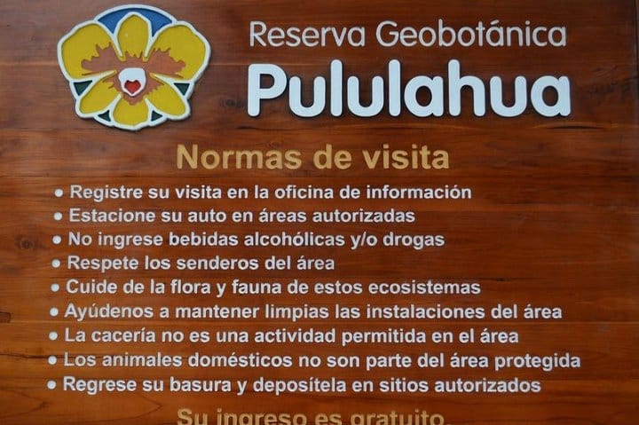 Private Middle of the World (Mitad del Mundo) and Pululahua from Quito.