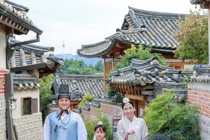 Korea hanbok private photoshoot in gyeongbokgung palace (family/group)