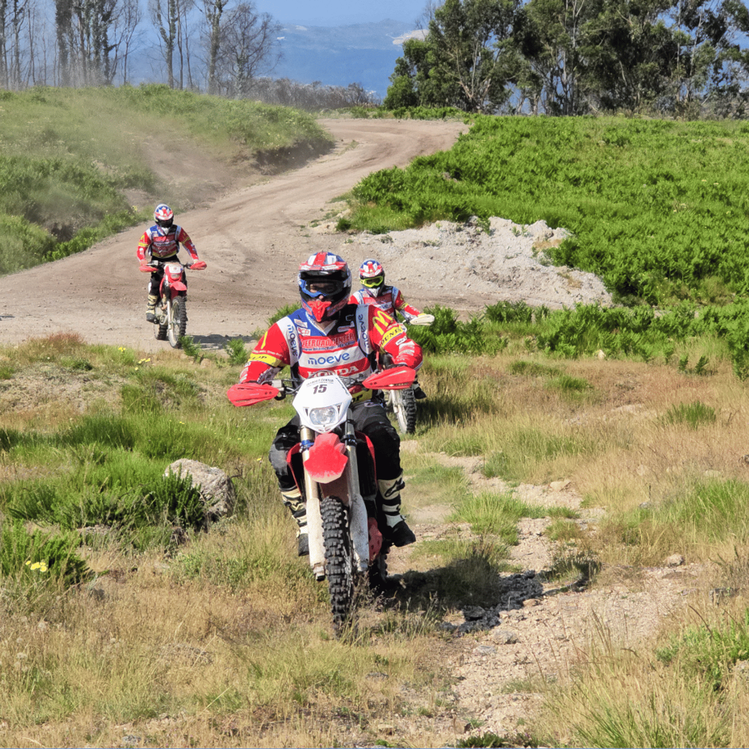 Passeio de enduro na Livração