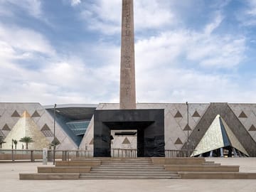 Bus Tour to the Grand Egyptian Museum and Pyramids from Sharm El-Sheikh