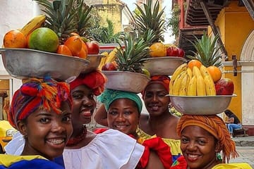 BEST PRICE! STREET FOOD & CITY TOUR with LOCAL PROFESSIONAL GUIDE