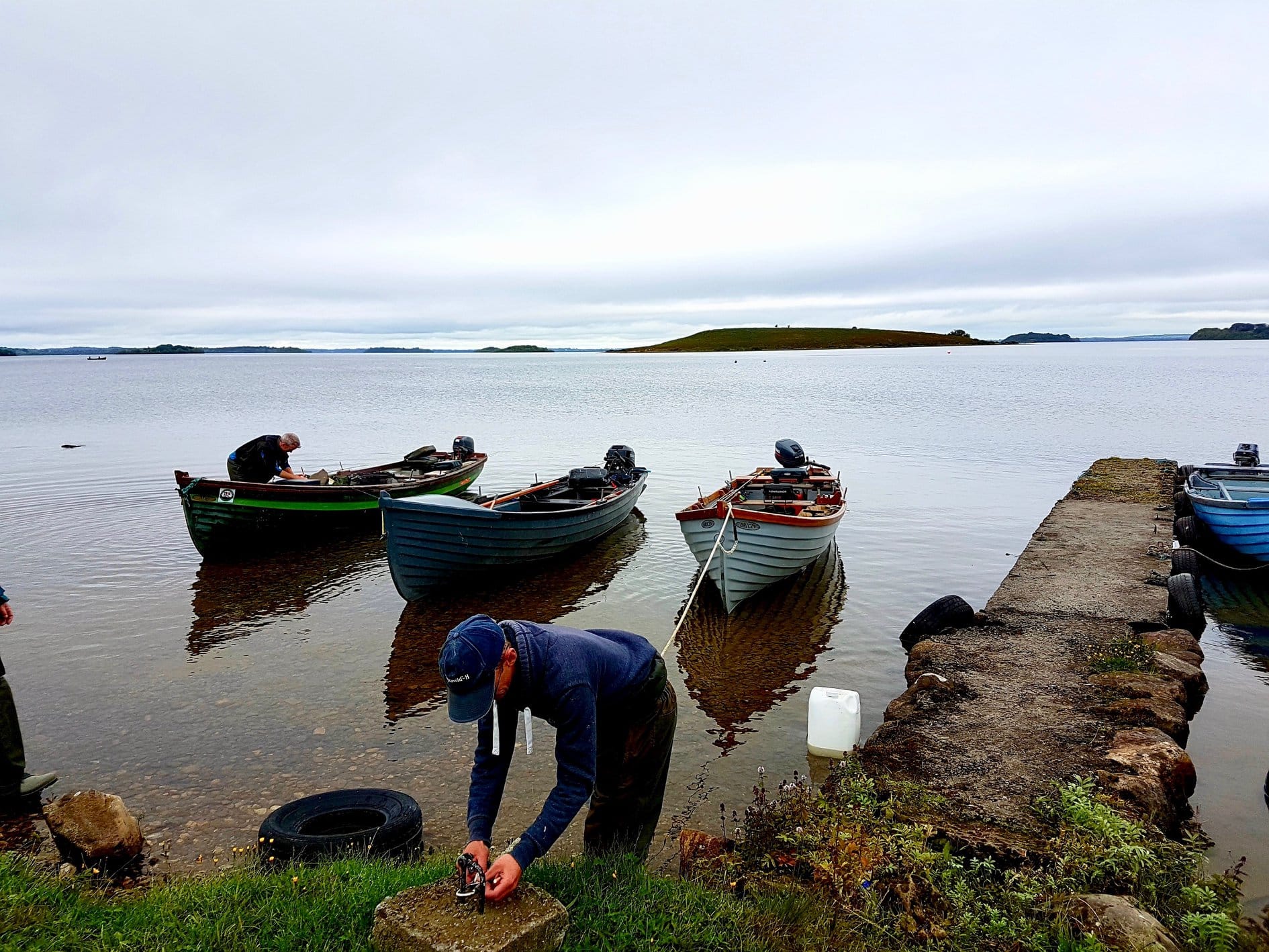 Wild brown trout fishing on Lough Corrib, single fisherman. Galway. Private guided. French/Eng