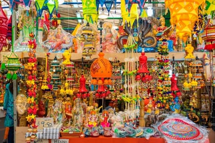 Walking Tour of Little India in Singapore