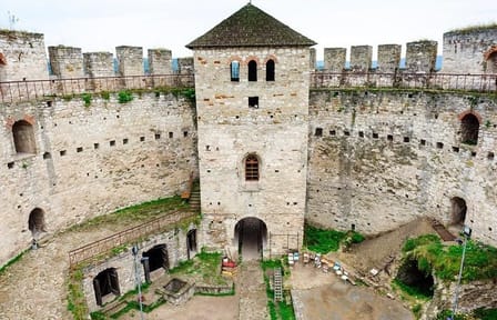Private Tour of Soroca Fortress and Gypsy Hill in Moldova