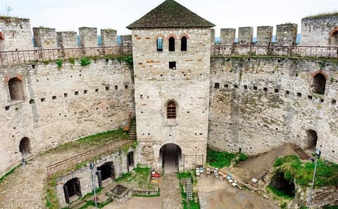Private Tour of Soroca Fortress and Gypsy Hill in Moldova
