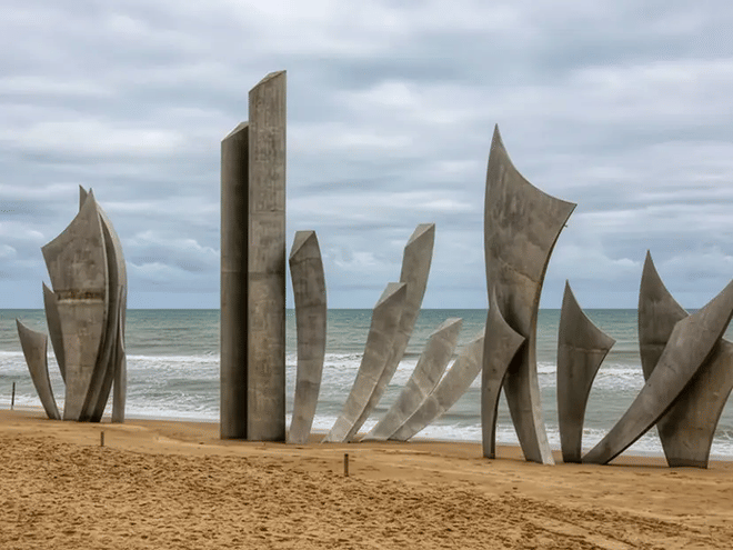 Private Tour from Paris to Normandy Beaches and WWII Memorials - High