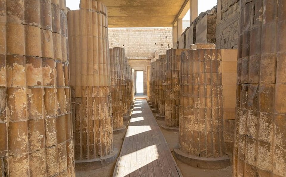 Ancient Wonders Bus Tour of Saqqara and Memphis in Cairo