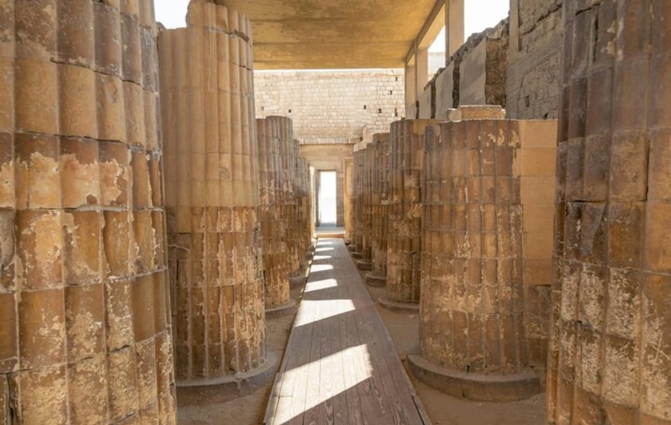 Ancient Wonders Bus Tour of Saqqara and Memphis in Cairo