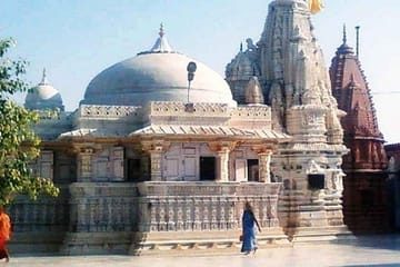 Bikaner Full Day Sightseeing with Junagarh Fort & Temples and Lunch