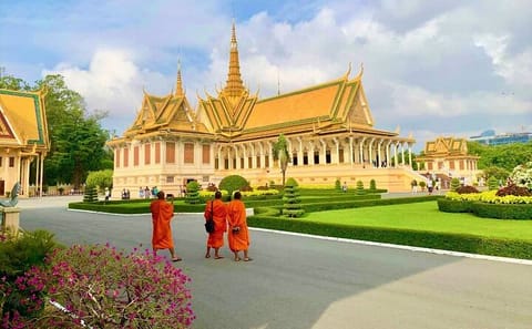 Private Full Day Tour of Phnom Penh's Key Attractions