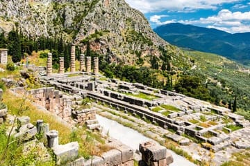 Private Day Trip in Delphi and Arachova from Athens
