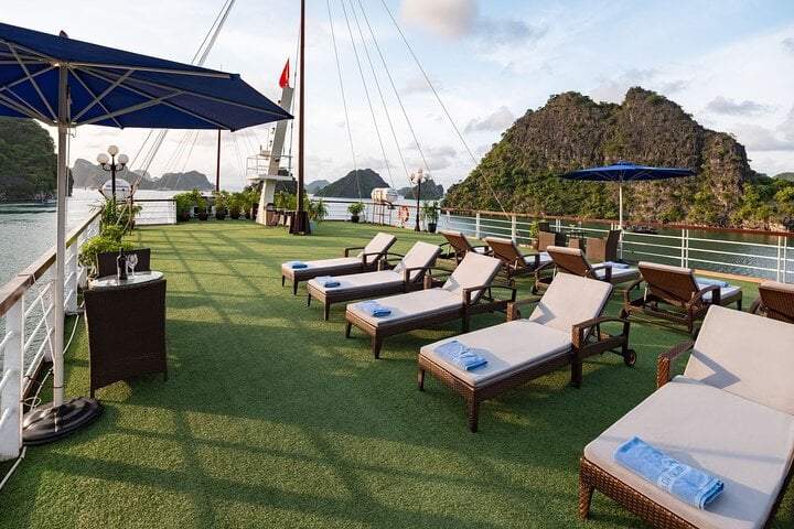 5 Star Sundeck
