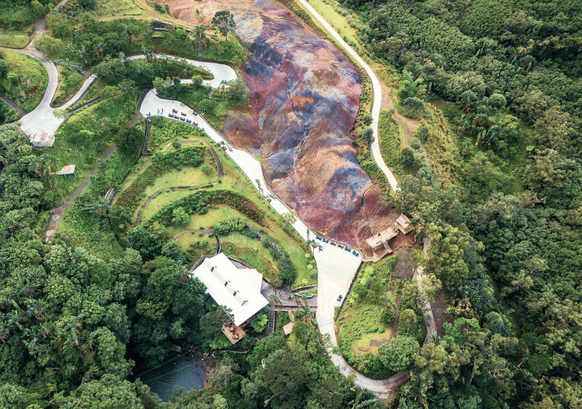 Mauritius: South Bus Tour with Lunch and Entry Fee