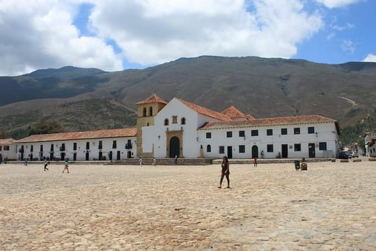 Tour a Villa de Leyva en 1 día desde Bogotá – Historia, Cultura y Paisajes