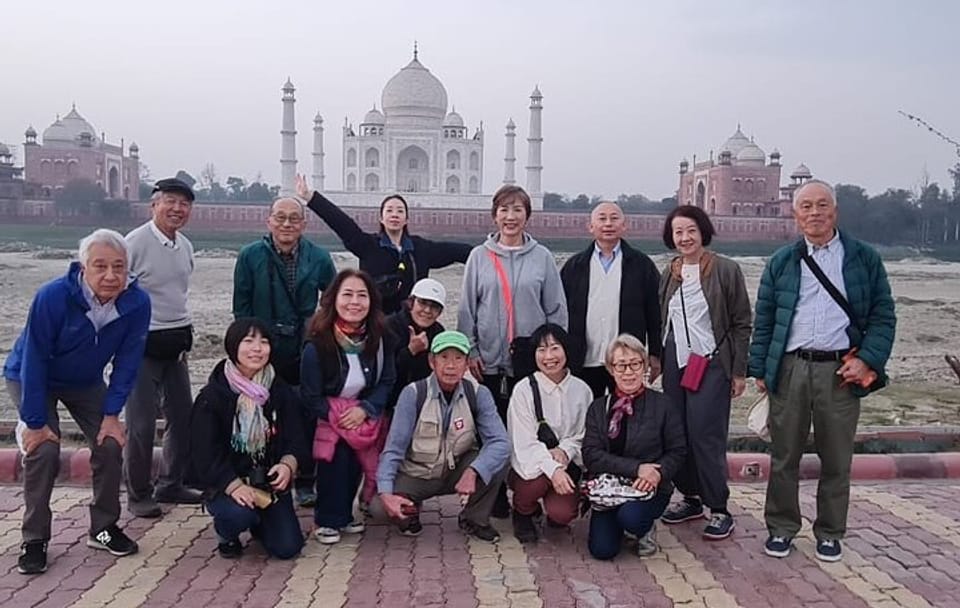 Taj Mahal Sunrise Tour with Agra Fort from New Delhi